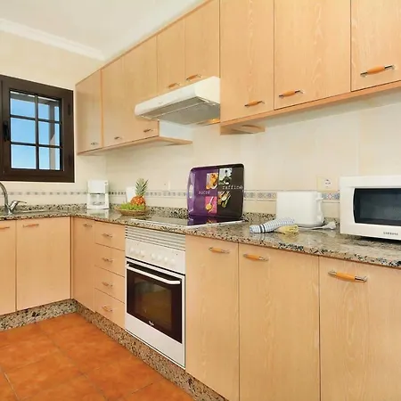 Вилла Puerto Del Carmen Sleeps 6 Wifi